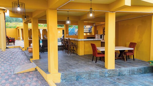 7-Bedroom Villa with Pool, Ocean Views & Premium Amenities.