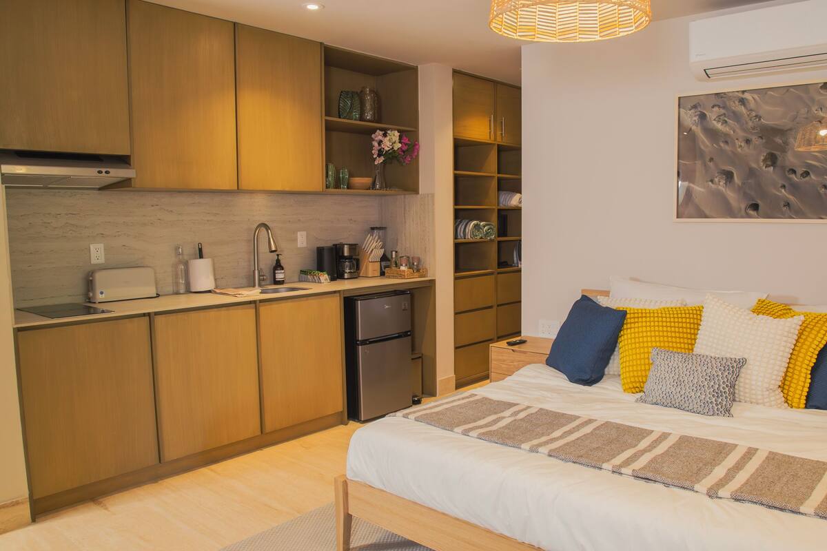Premium bedding, in-room safe, laptop workspace, free WiFi