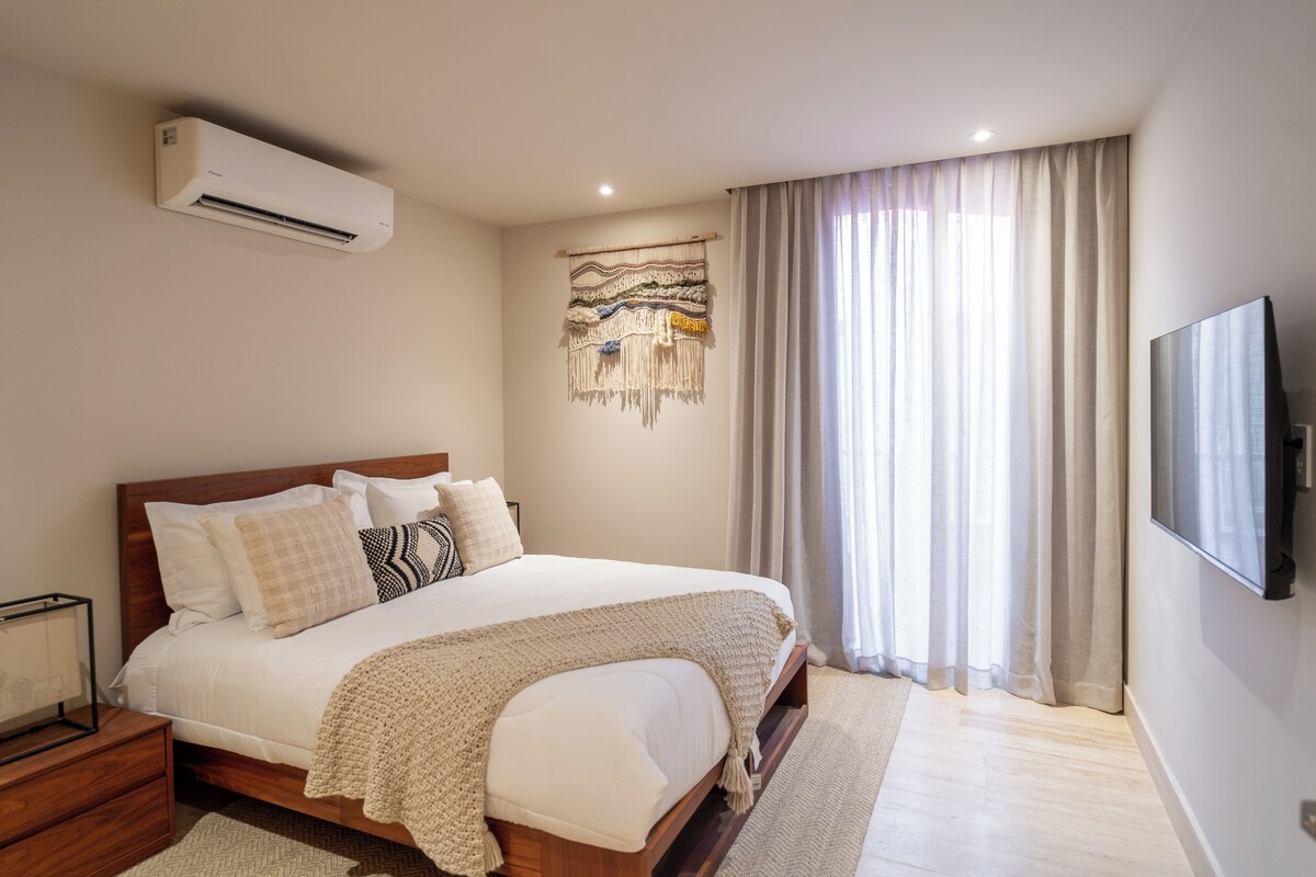 Superior Apartment, 3 Bedrooms, City View