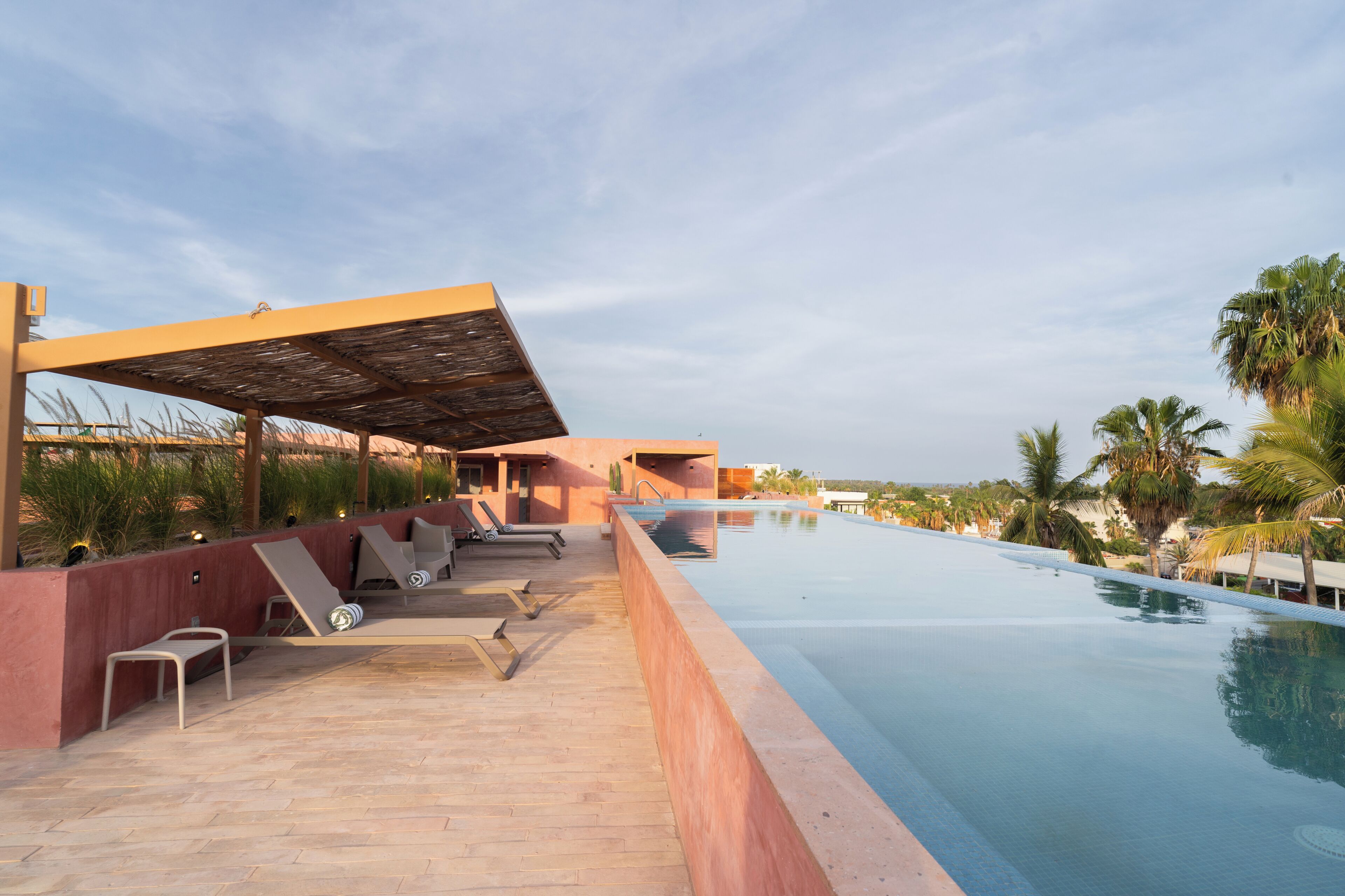 Outdoor pool, pool loungers