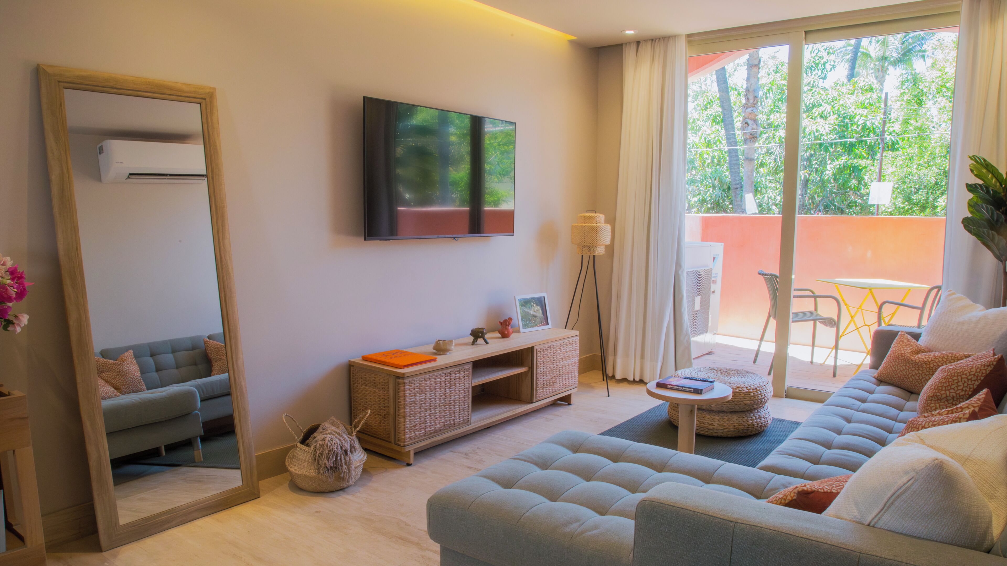 65-Zoll-Smart-TV mit Digitalempfang
