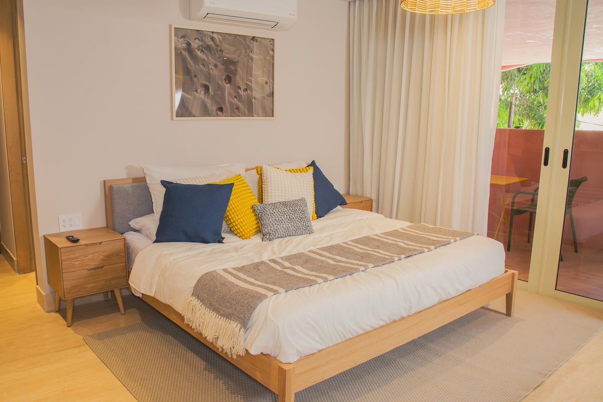 Premium bedding, in-room safe, laptop workspace, free WiFi