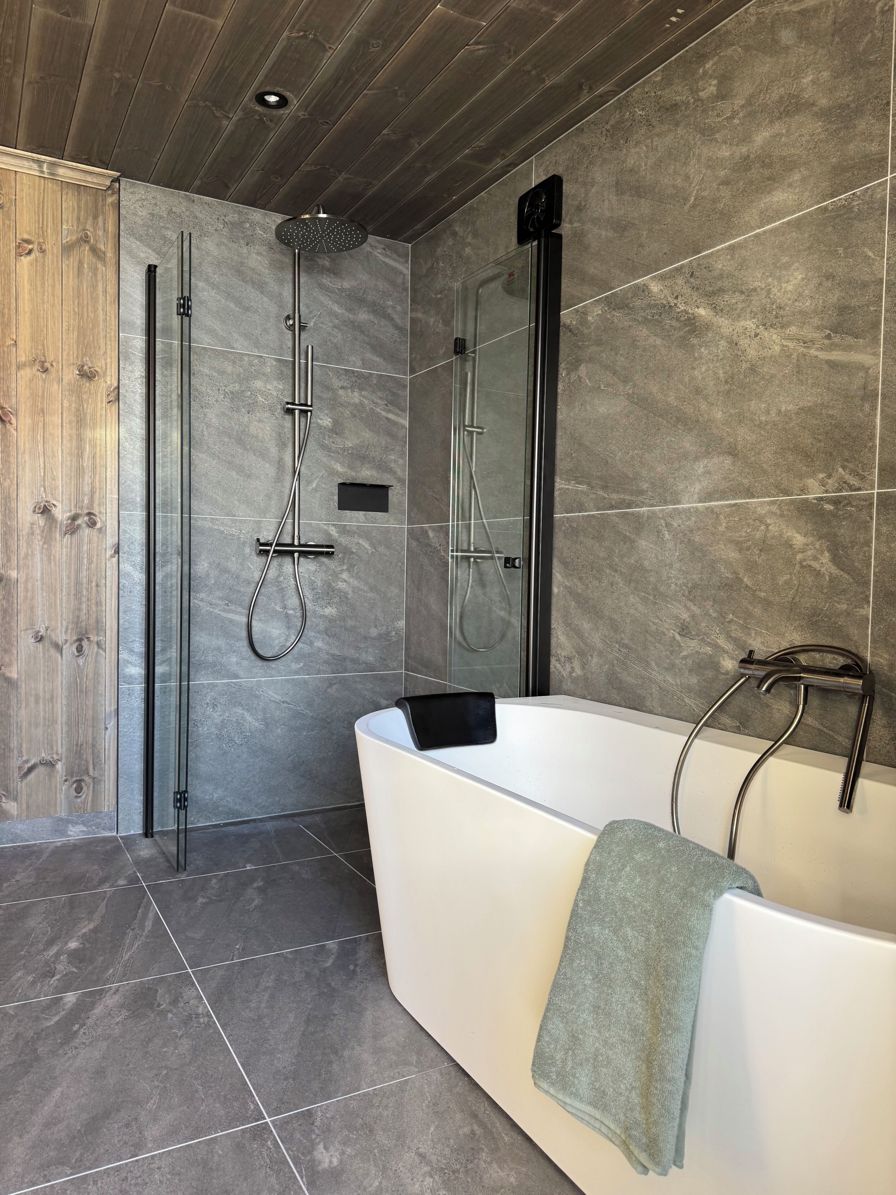 Jetted bath, hair dryer, towels, soap