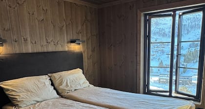 Luxurious cabin for family and friends – Ski-in/ski-out – Sunnmøre Alps – Jacuzzi