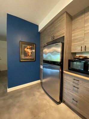 Interior - Close to downtown and Ridgemont trail network! (Fernie)