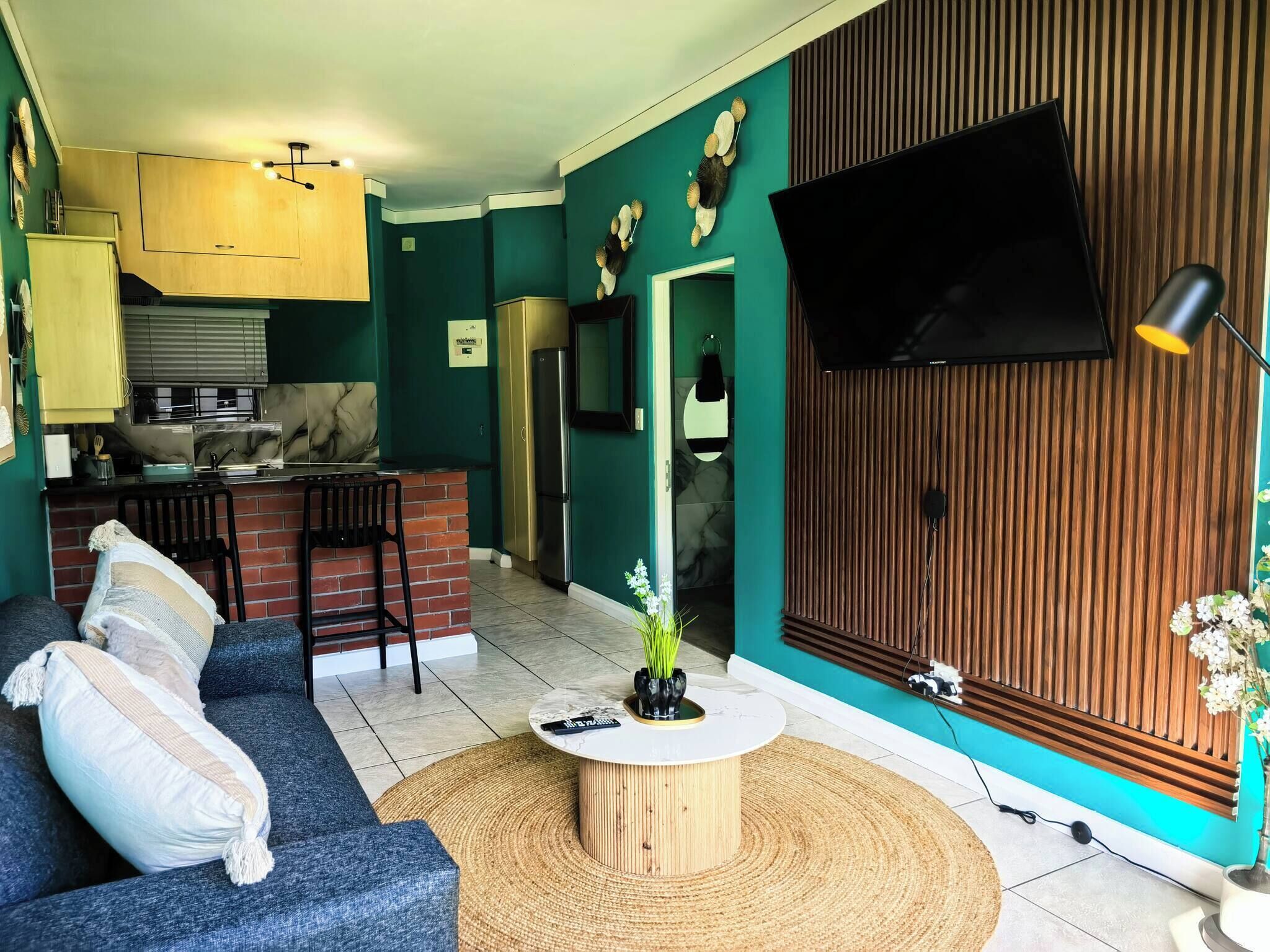 Apartment, 1 Bedroom, Accessible, Balcony | Living area
