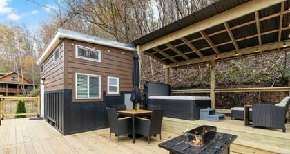 Hot Tub Tiny Cabin for 2 · Big Views Near Smokies
