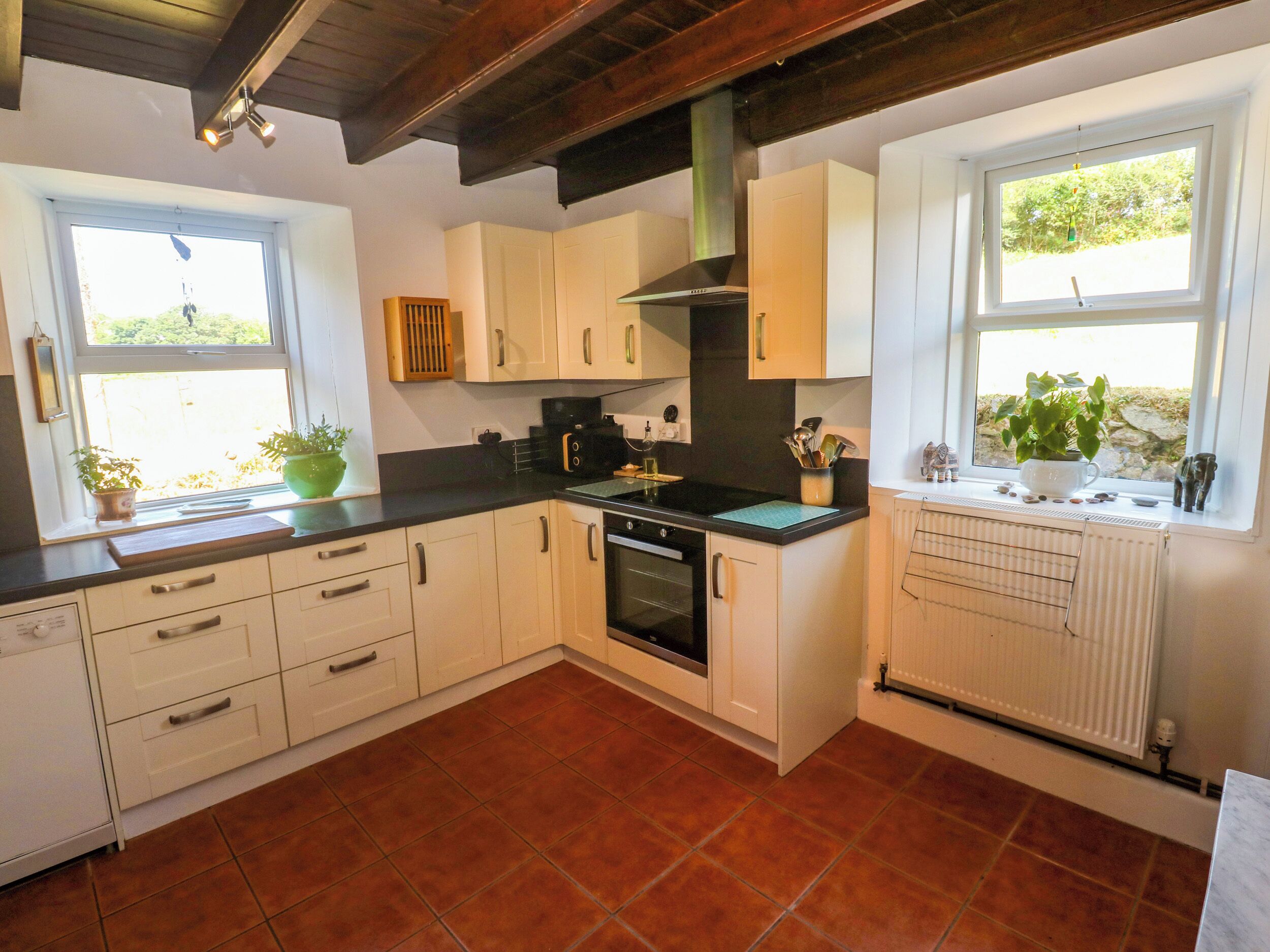 Dishwasher, cookware/dishes/utensils