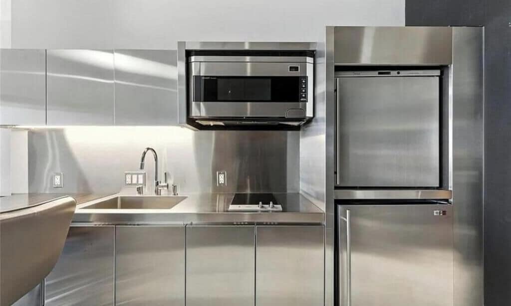 Luxury Apartment, Balcony, City View | Private kitchen