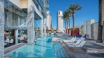 Pool | Seasonal outdoor pool