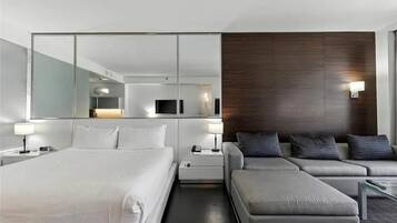 In-room safe, free WiFi