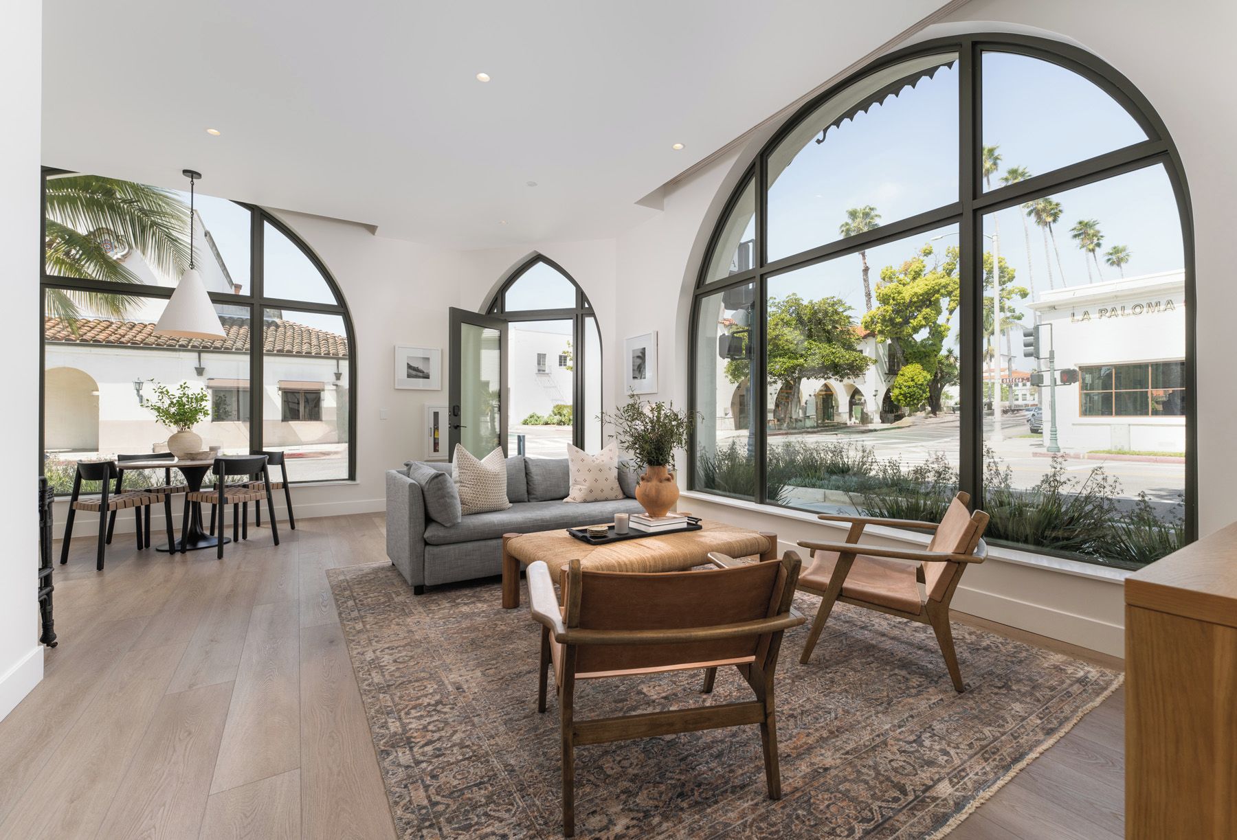Suite studio luxueuse, douche accessible en fauteuil roulant | Aire de séjour