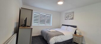 3 Bed House Sleeps 6 -private Garden -pets Welcome