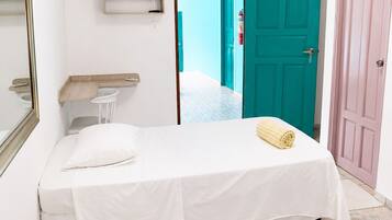 Triple Room, Multiple Beds, Air conditioning | Desk, laptop workspace, WiFi (free)