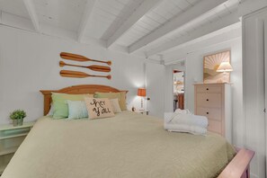 4 habitaciones, escritorio, tabla de planchar con plancha y wifi 