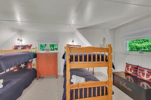 4 bedrooms, desk, iron/ironing board, WiFi