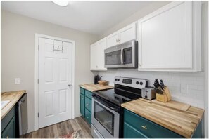 Private kitchen - Bright Sun-Drenched Cottage  LumiNest Homes (Norfolk)
