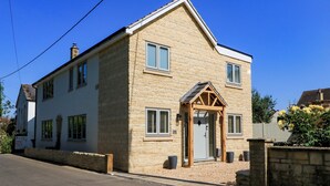 Unclassified image, 3 of 45, button - CERN-WYN, family friendly, luxury holiday cottage in Chippenham (Chippenham)