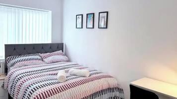 3 dormitorios, tabla de planchar con plancha, wifi y ropa de cama