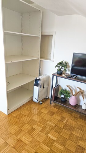 DG Rechts 40m 2-Zimmer Wohnung