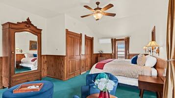 1 bedroom, desk, WiFi, bed sheets