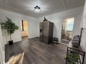 Unclassified image, 4 of 13, button - Modern Downtown Salem Retreat (Salem)