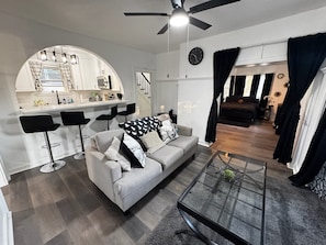 Unclassified image, 5 of 13, button - Modern Downtown Salem Retreat (Salem)