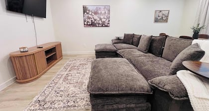 Colgate Cottage - 3BR/2BA - Family Friendly
