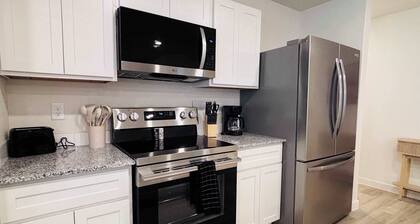 Colgate Cottage - 3BR/2BA - Family Friendly