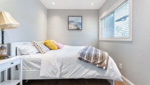 4 slaapkamers, een strijkplank/strijkijzer, wifi, beddengoed
