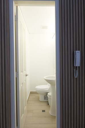 Bathroom - Casa Franco - Live in the Old Town (Panamá)
