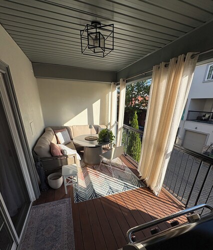 Toronto East Convenient Professionally Decorated Urban Oasis