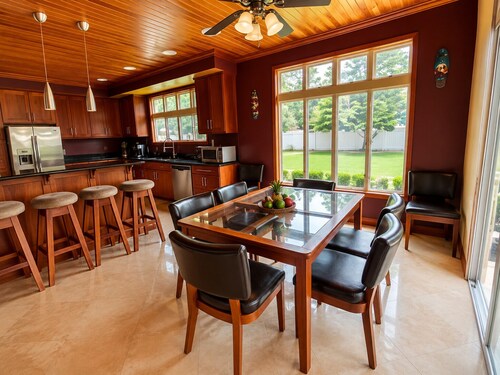Luxury Arenal Retreat, Steam Room, Jacuzzi & Stunning Volcano Views