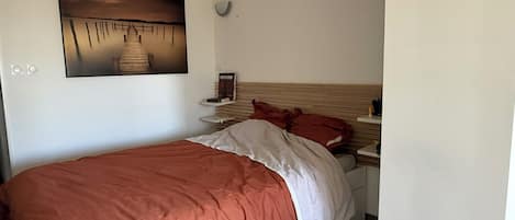 WiFi, bed sheets