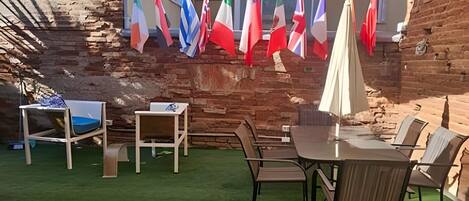 Basic Shared Dormitory | Outdoor dining