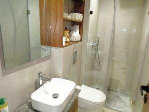 Bathroom - Executive Studio/The Princesses/Free Parking. (Dar-el-Beida)