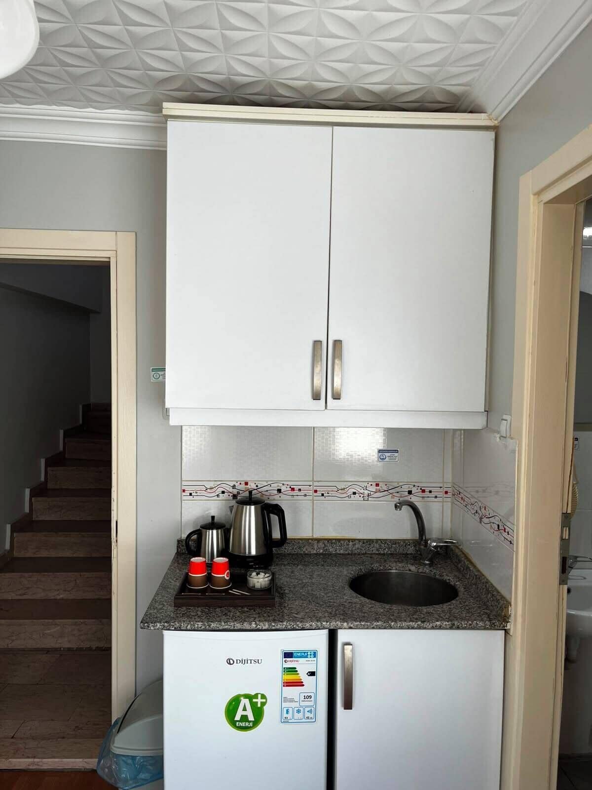 Standard Double Room, City View | Private kitchen