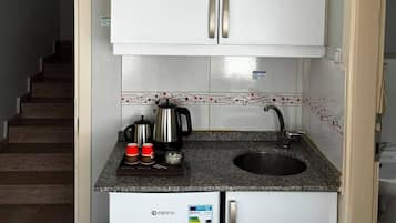 Standard Double Room, City View | Private kitchen