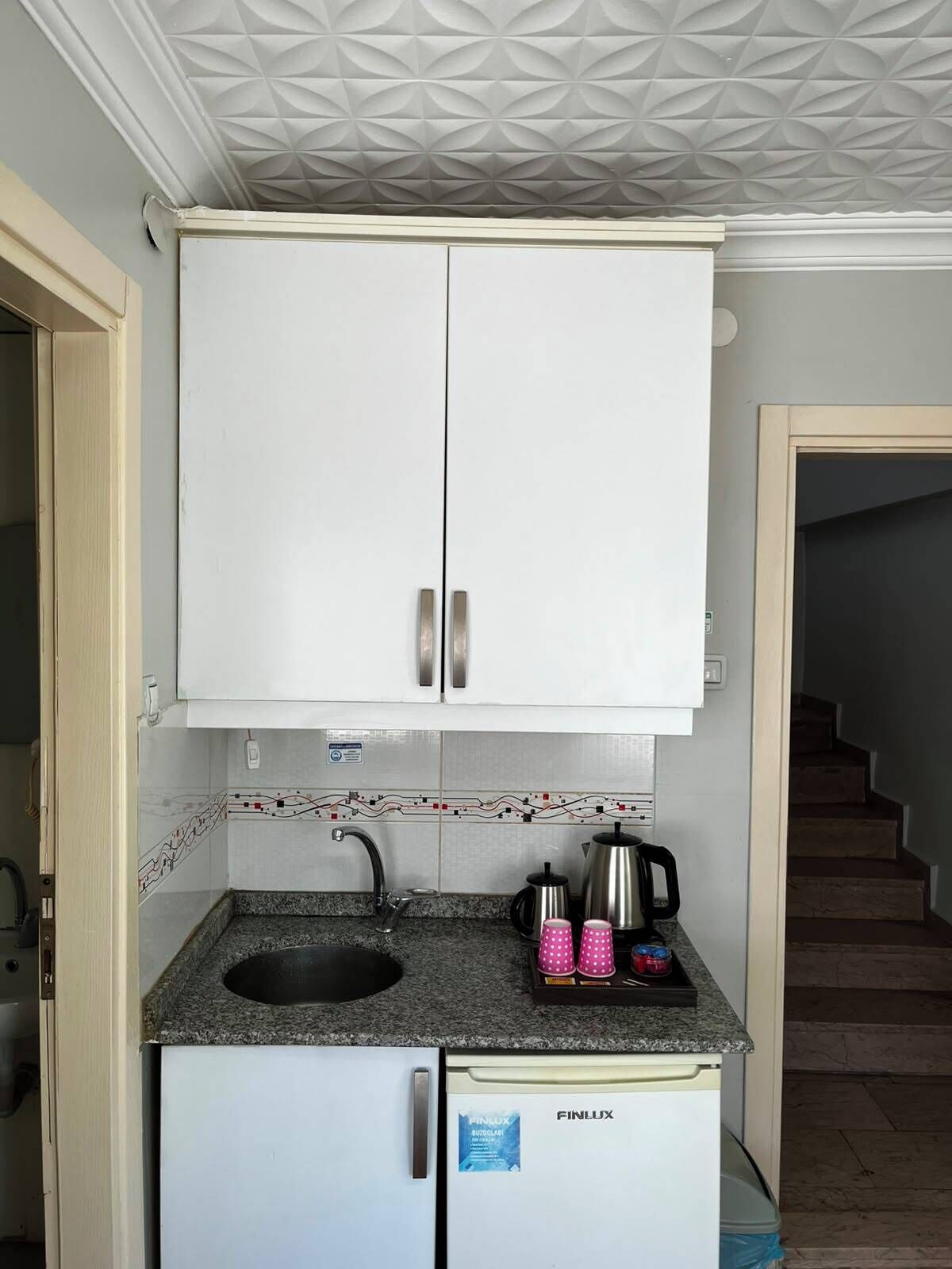 Standard Double Room, City View | Private kitchen | Coffee/tea maker, mini-fridge