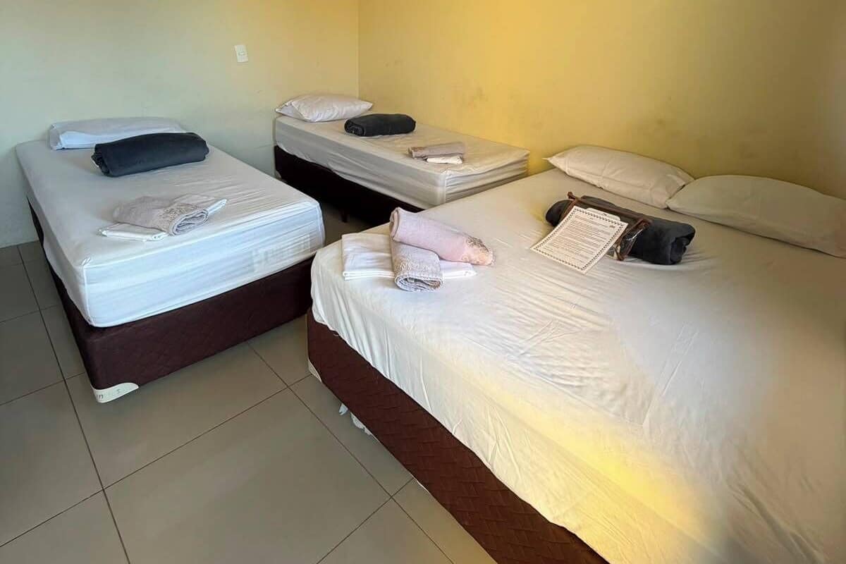 Habitación cuádruple superior, balcón, vista al patio | Wifi gratis