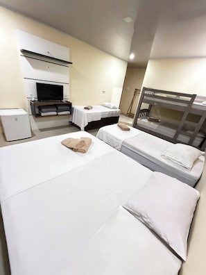 Suite, balcón, vista al patio | Wifi gratis