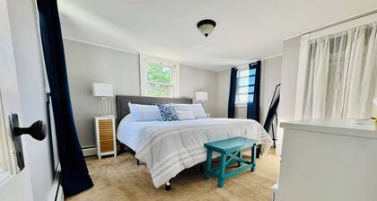 Coastal 2-bedroom apartment with Full Kitchen in Willard Beach area