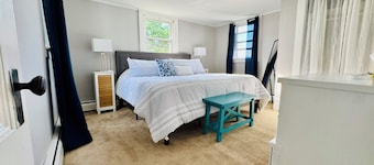 Coastal 2-bedroom apartment with Full Kitchen in Willard Beach area