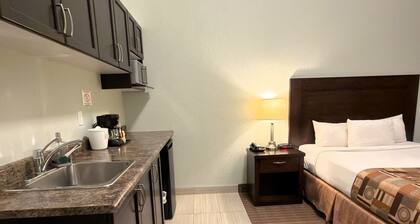 Golden Prairie Hotel & Lodge