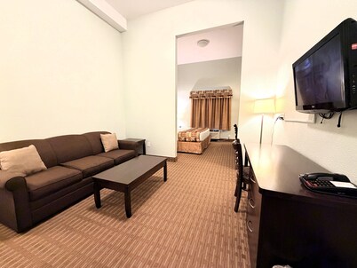 Golden Prairie Hotel & Lodge