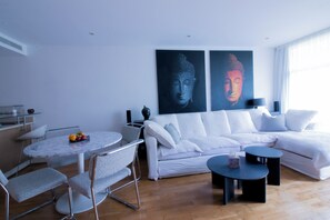 Living area - Lux Modern 2BR Flat wth Balcony • Walk to Battersea Park, River, Mall, Transport (London)