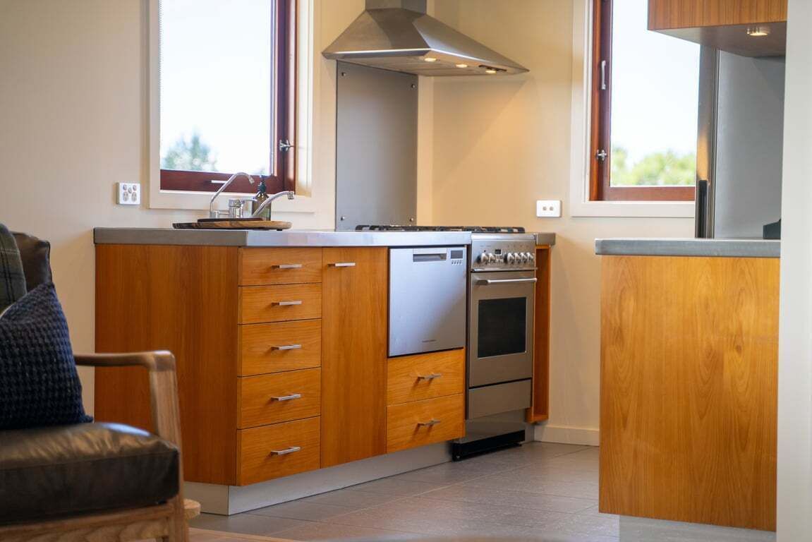 Coffee/tea maker, microwave, oven, stovetop
