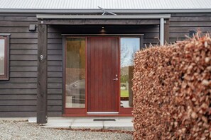 Exterior detail - Wisteria Cottage by Sotheby's Luxury Rental Homes (Wanaka)