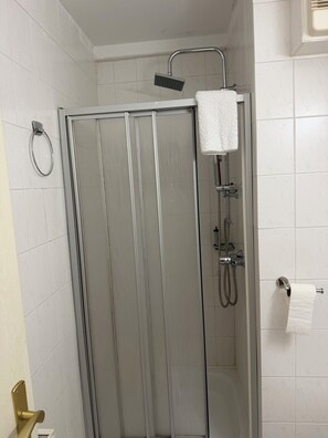 Bathroom - Hotel Bckenem (Bockenem)