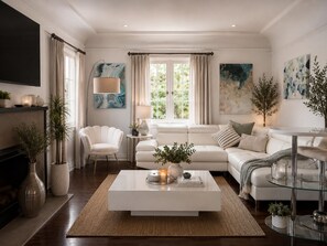 Living area - Charming Suite in West Hollywood (Los Angeles)